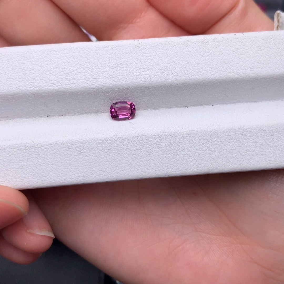 未镶嵌裸石石榴石0.78ct