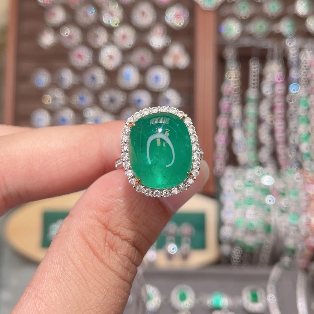 18K金镶嵌戒指祖母绿13.7ct