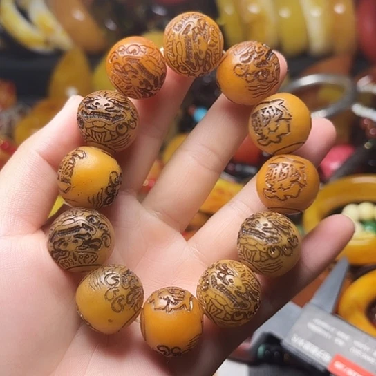 未镶嵌颈饰琥珀经典