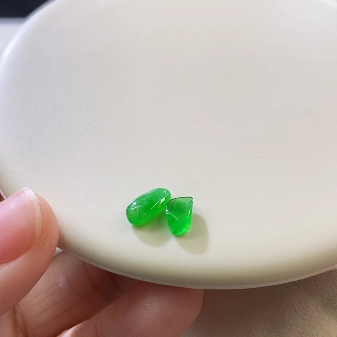 翡翠挂件未镶嵌随行