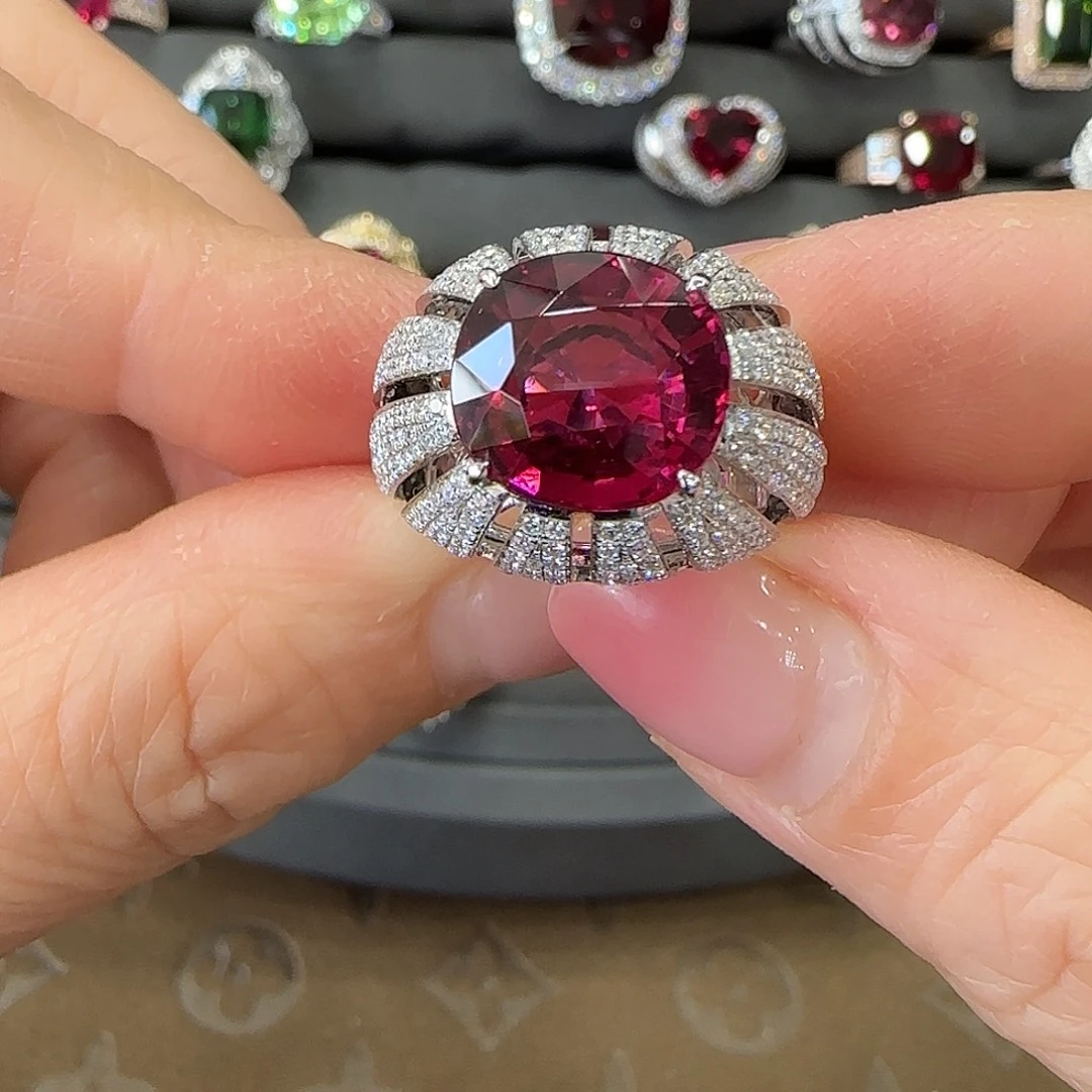 18K金镶嵌碧玺戒指6.3ct