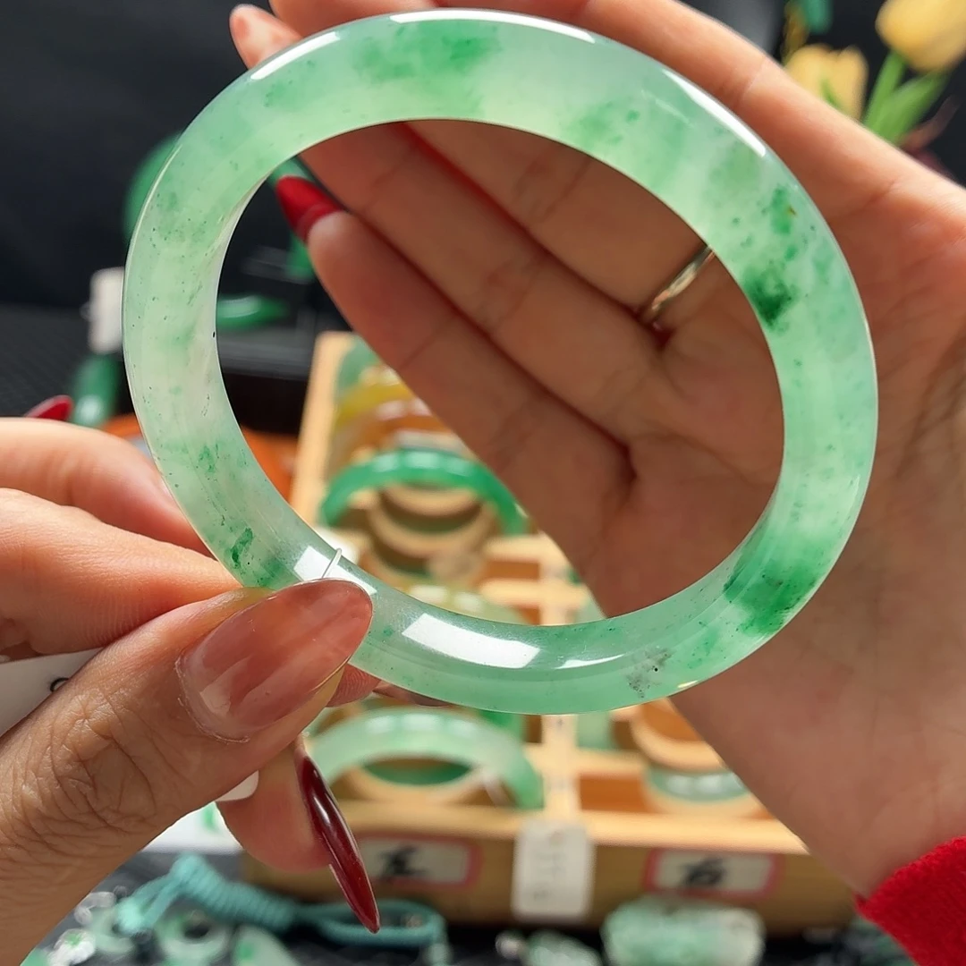 石英质玉未镶嵌手镯