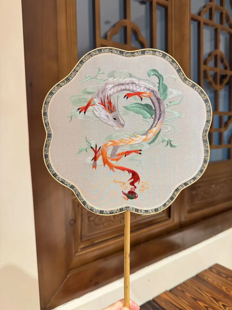 青龙 湘妃竹苏绣世家纯手工刺绣古风绣花团扇工艺品送锦盒