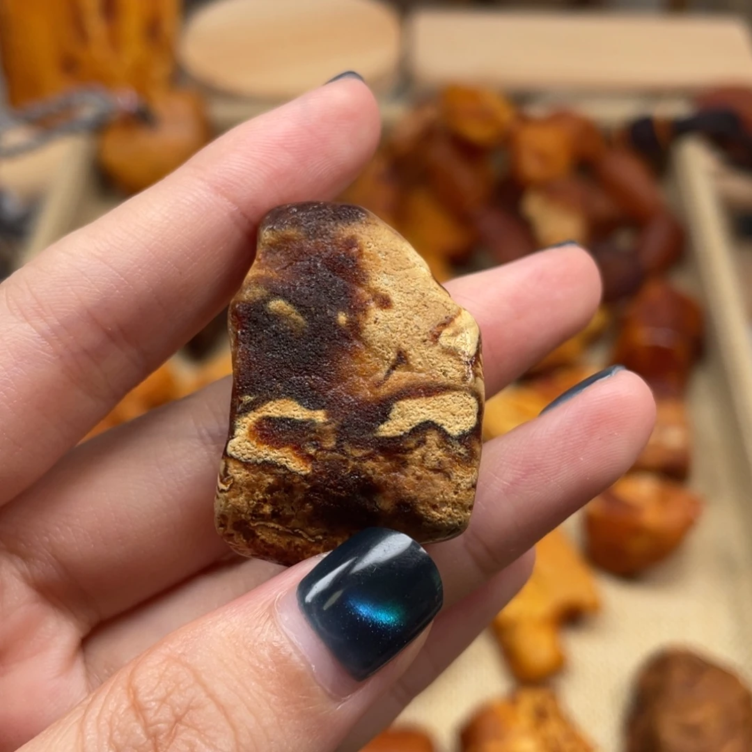 琥珀未镶嵌珠宝奇石