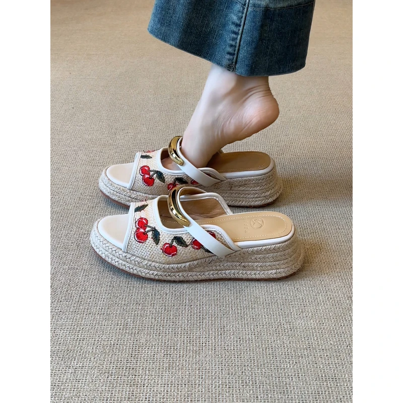 nnmiss·34-39/5cm小众圆头樱桃编织金属一字带草编坡跟露趾凉拖鞋