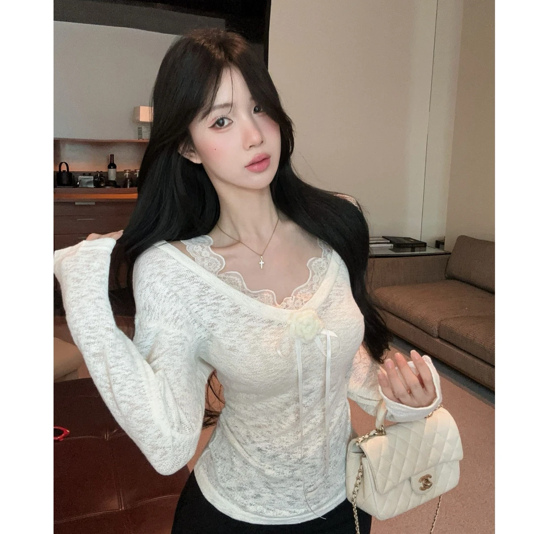 秋季辣妹V领蕾丝拼接长袖T恤小众立花设计感打底衫上衣配半身裙
