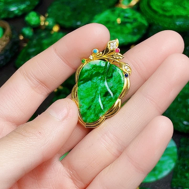 翡翠银S925镶嵌颈饰多样性