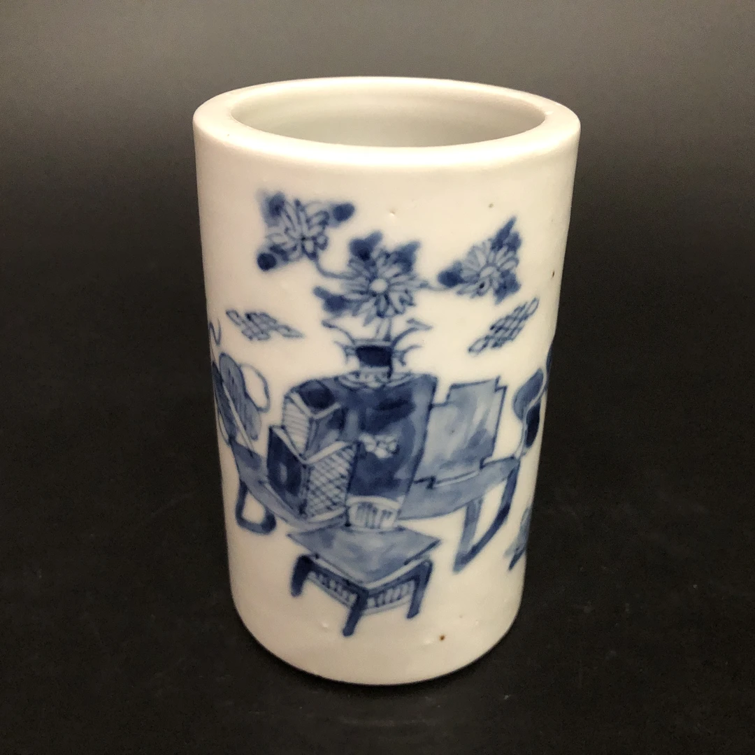 A2305清光绪青花博古纹笔筒 高11.6cm