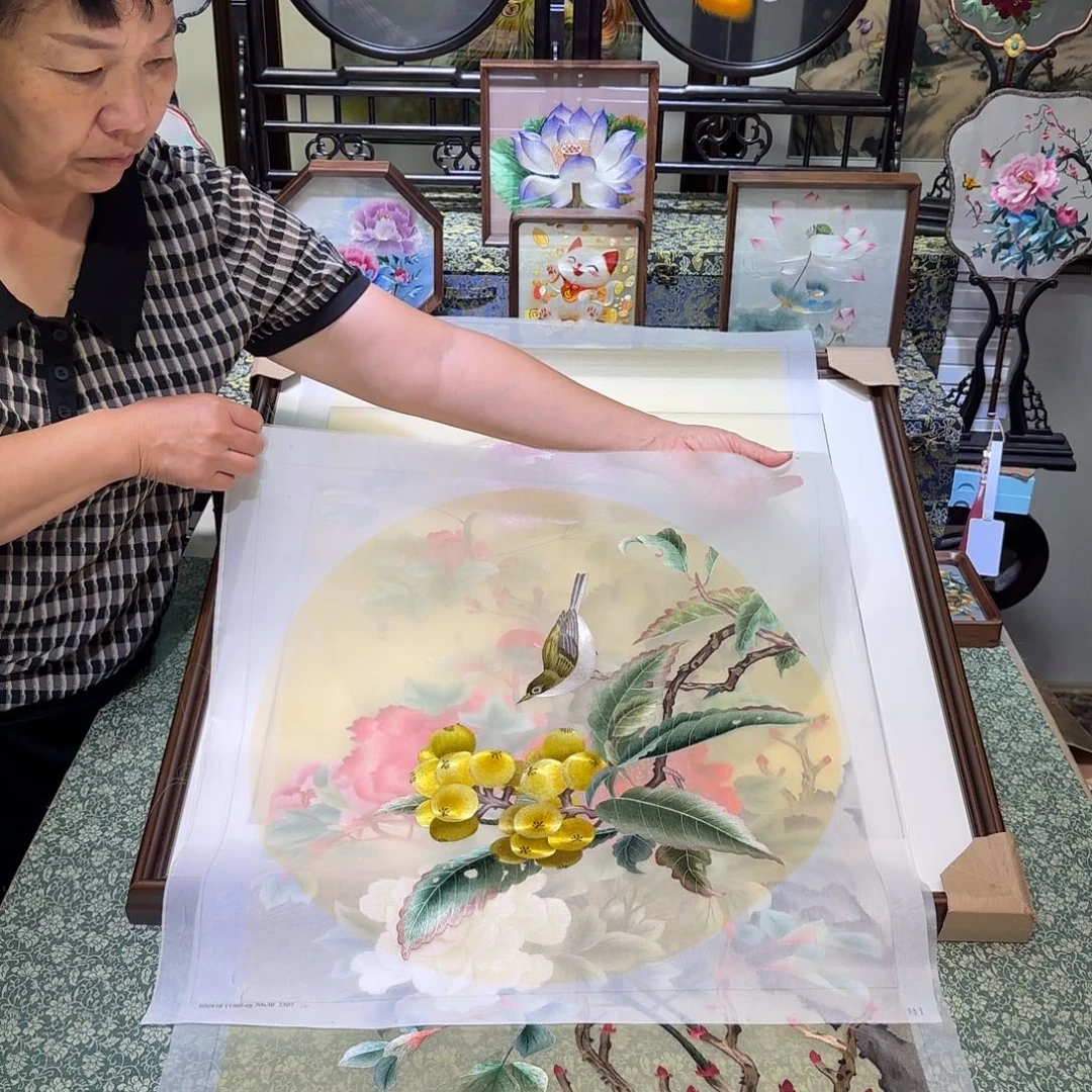 刺绣刺绣工艺精湛独特设计新颖时尚