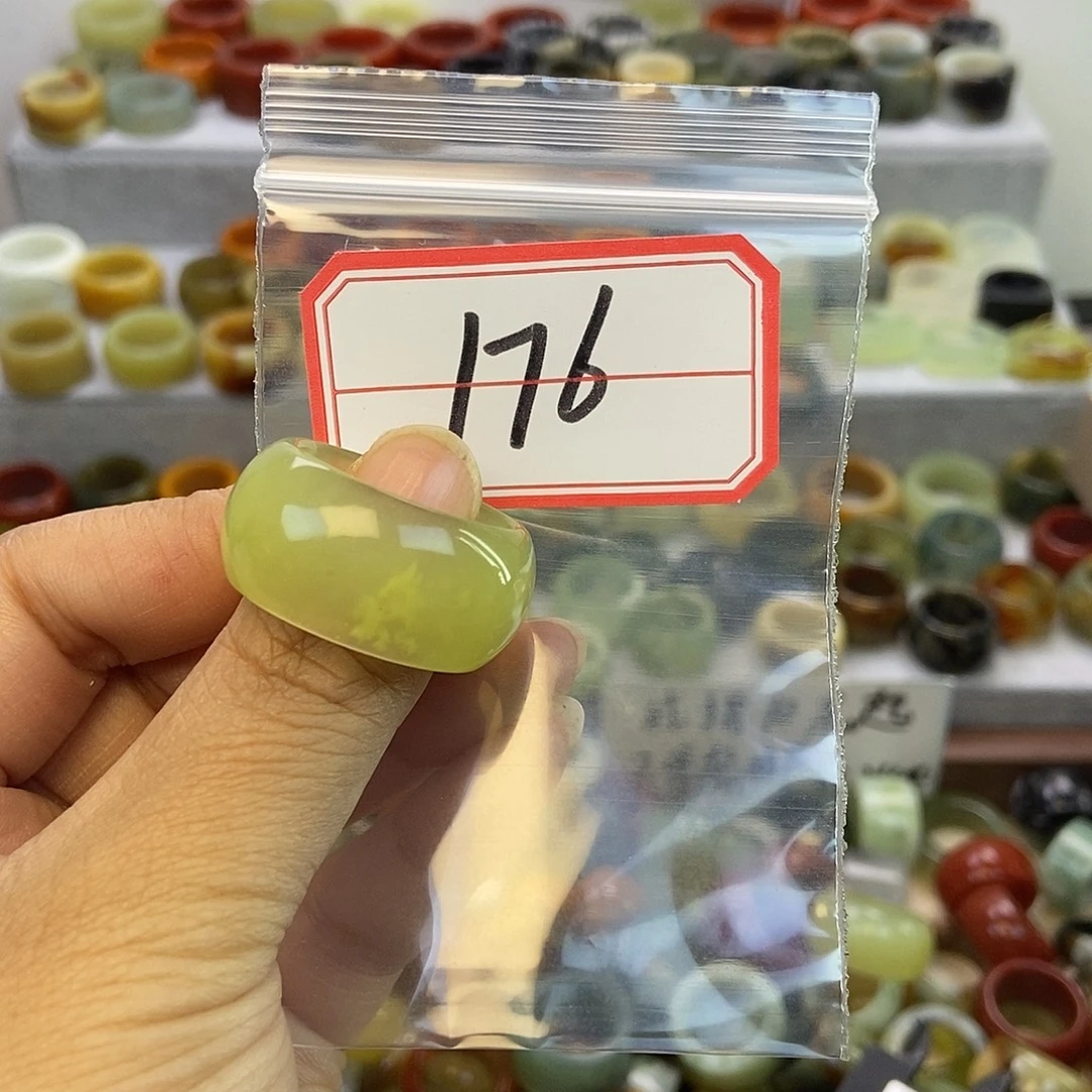 西***欧蛇纹石玉未镶嵌戒指