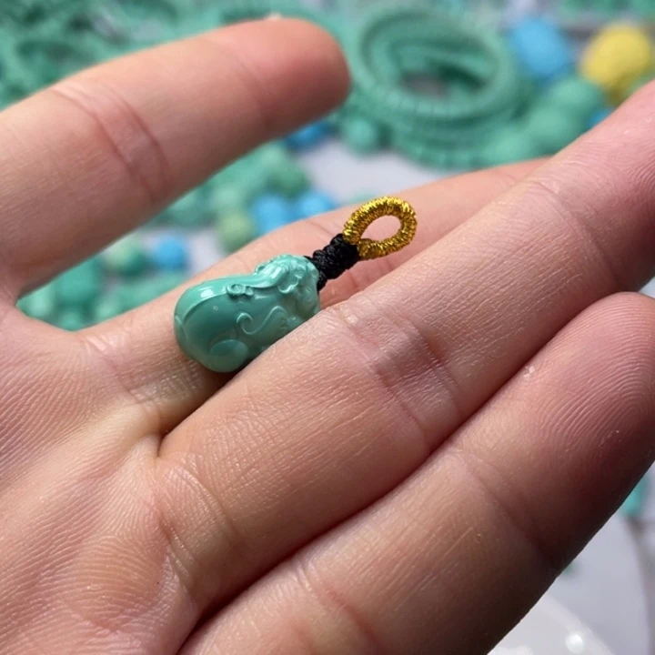 非金属绿色貔貅侧挂