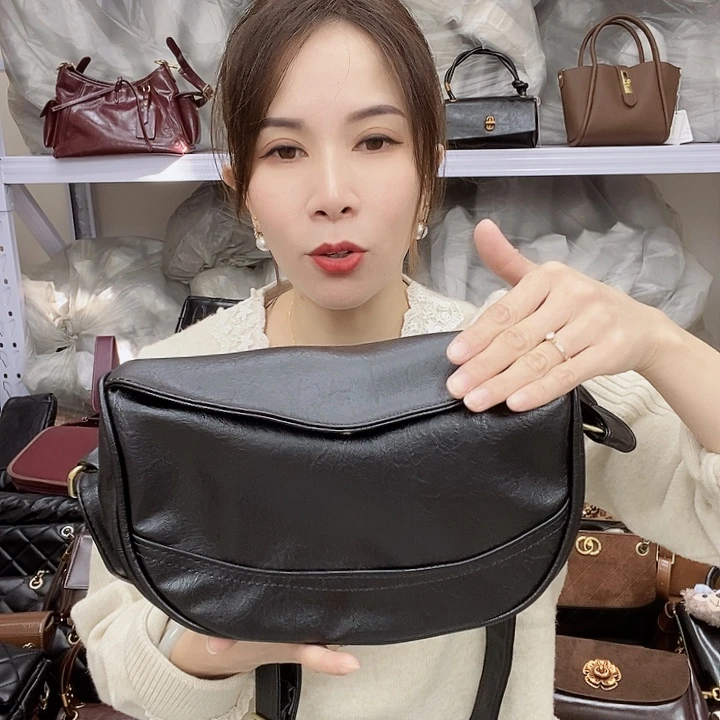 蚕丝小牛剖层皮革PU