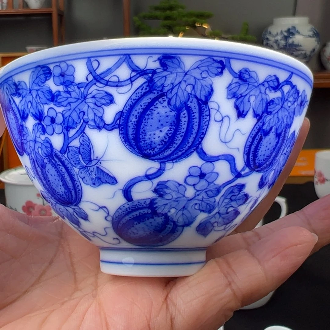 柴窑滑石子精品。 青花瓜蝶鸡心杯