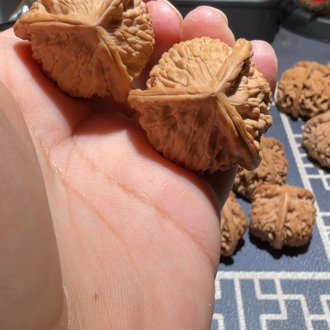 文玩核桃把件糖三角