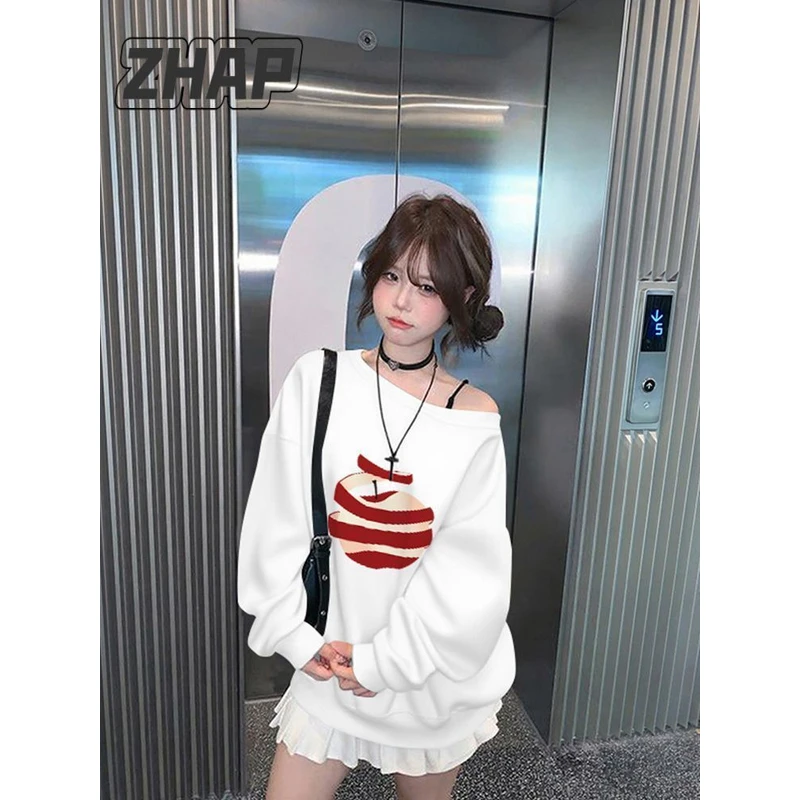 【ZHAP】斜领露肩时尚2505新款卡通圆领卫衣女秋季爆款清新遮肉穿搭