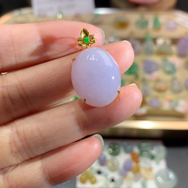 翡翠18K金镶嵌颈饰
