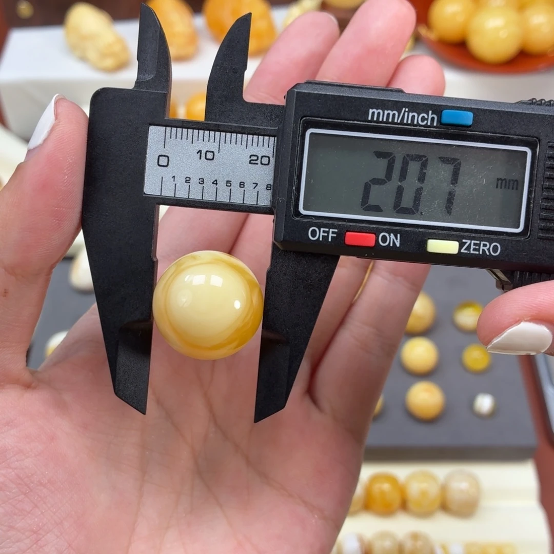 琥珀未镶嵌珠宝奇石俄料浓蜡溶洞圆珠20.7mm