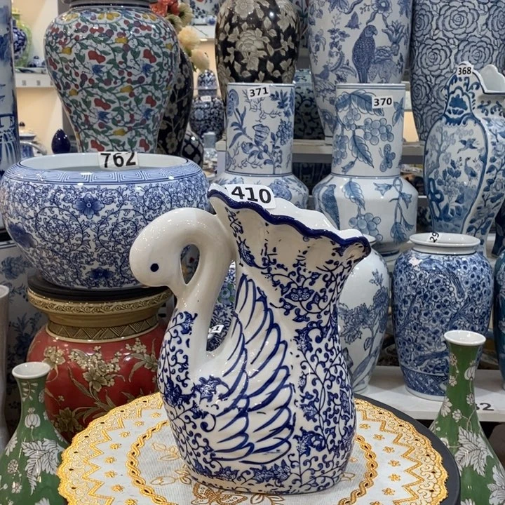 摆件手绘陶瓷天鹅花瓶