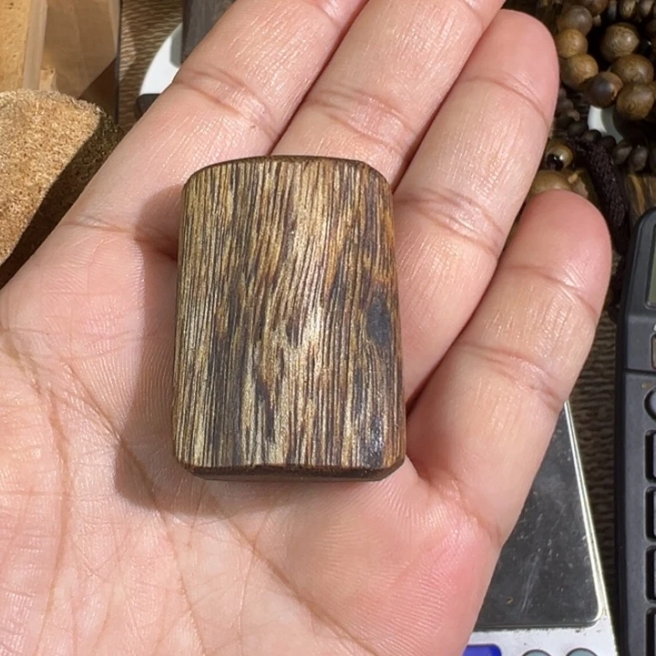 吊坠沉香棋楠沉香乌身吊坠6.4克