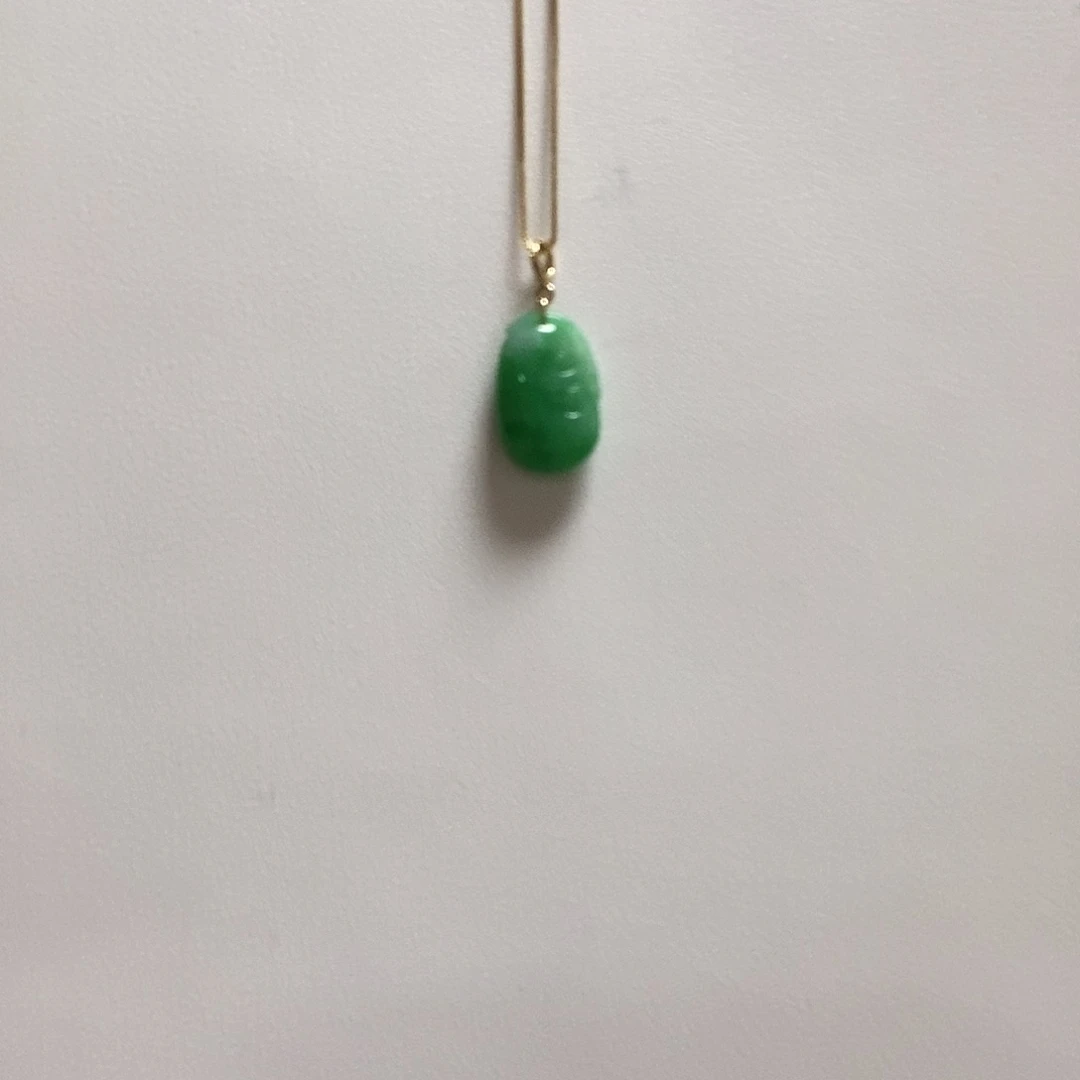 翡翠18K金镶嵌颈饰简单