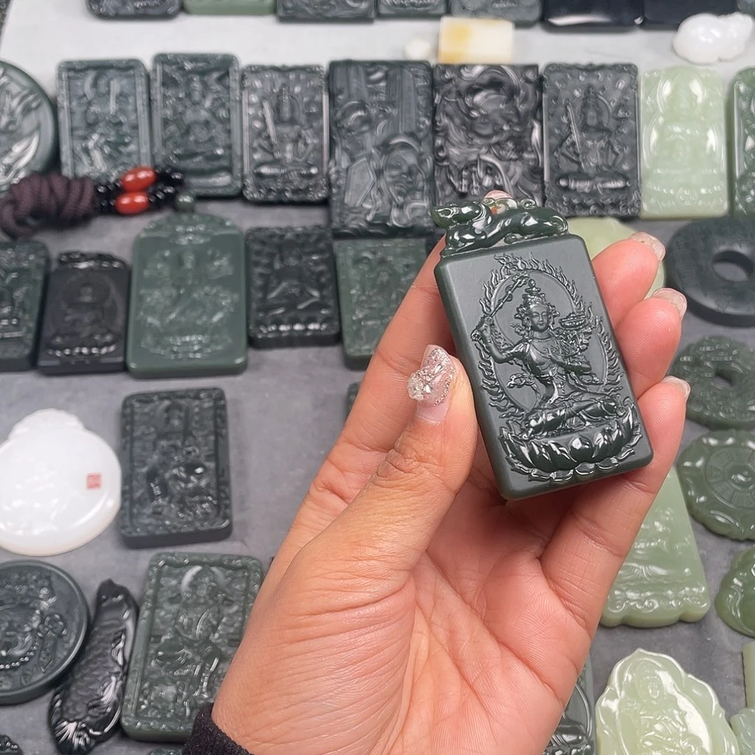 和田玉未镶嵌颈饰