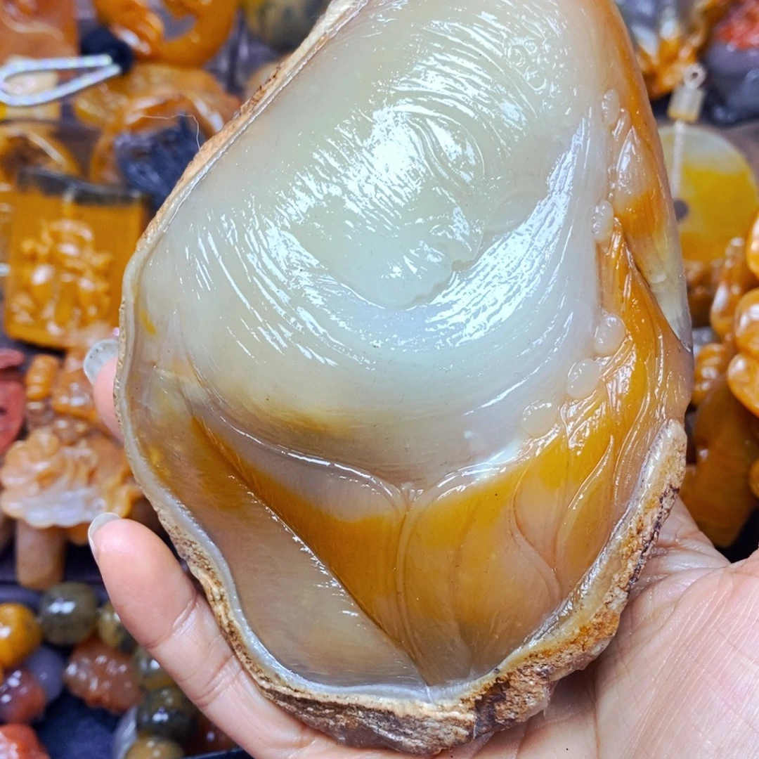未镶嵌石英质玉(黄龙玉)颈饰