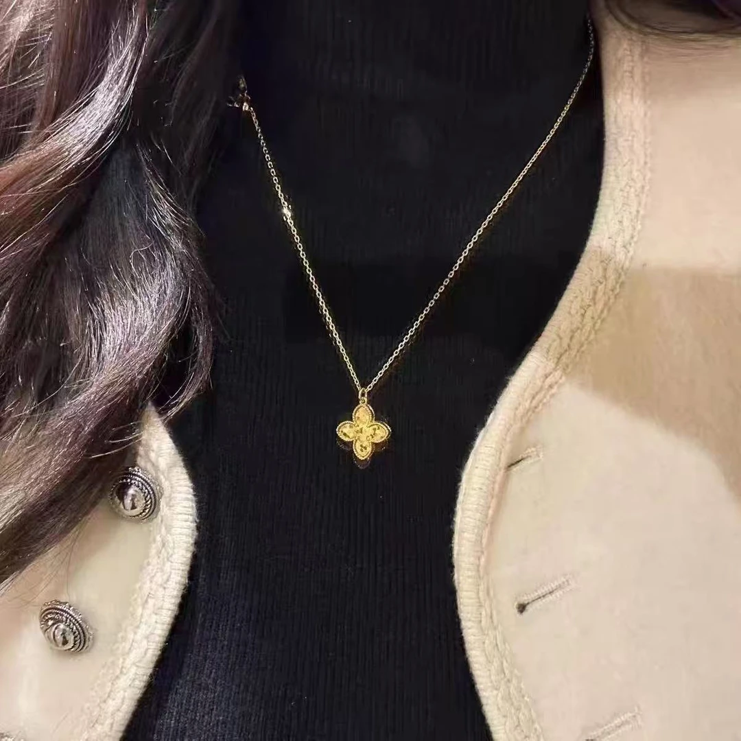 欧伦诗 钛钢项链 时尚碎碎冰四叶花项链