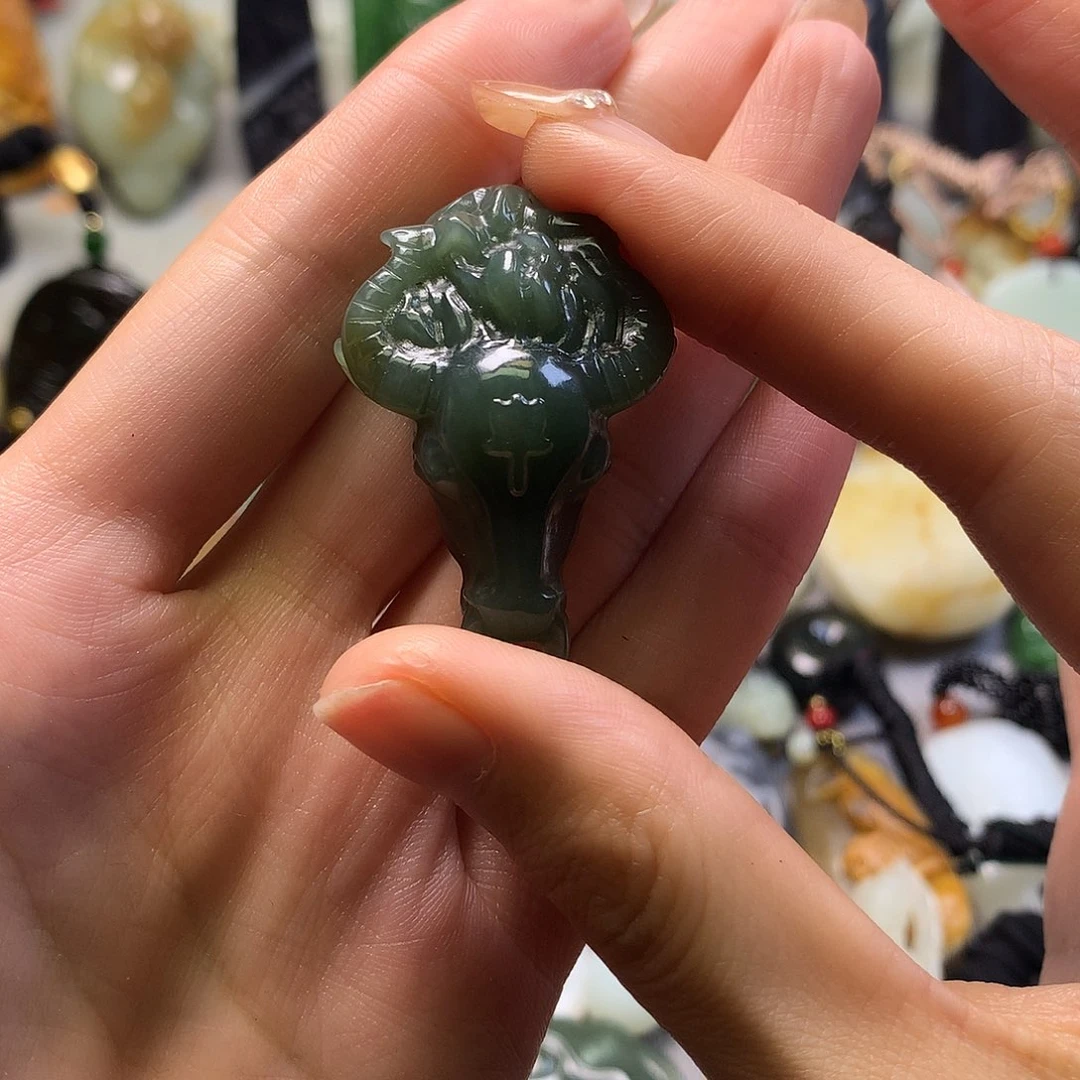 颈饰未镶嵌和田玉