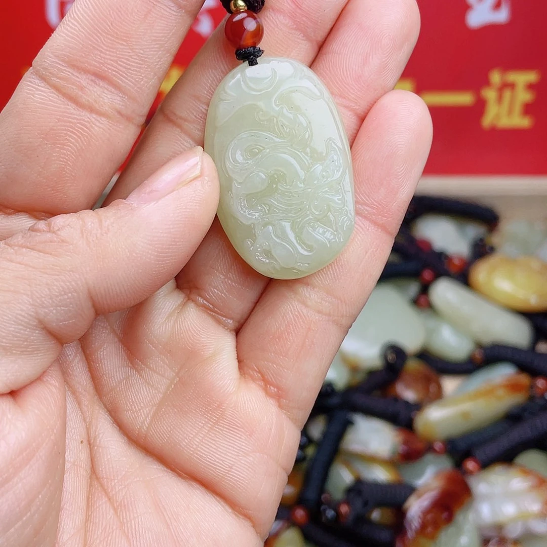 和田玉颈饰未镶嵌