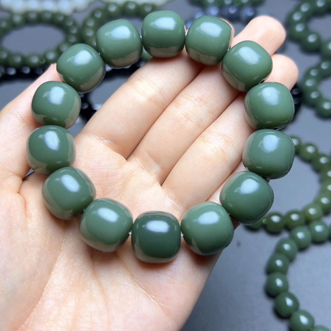 开***嘴和田玉未镶嵌手链