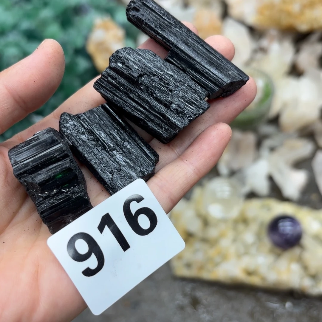 未镶嵌水晶大型摆件（非配饰）一个