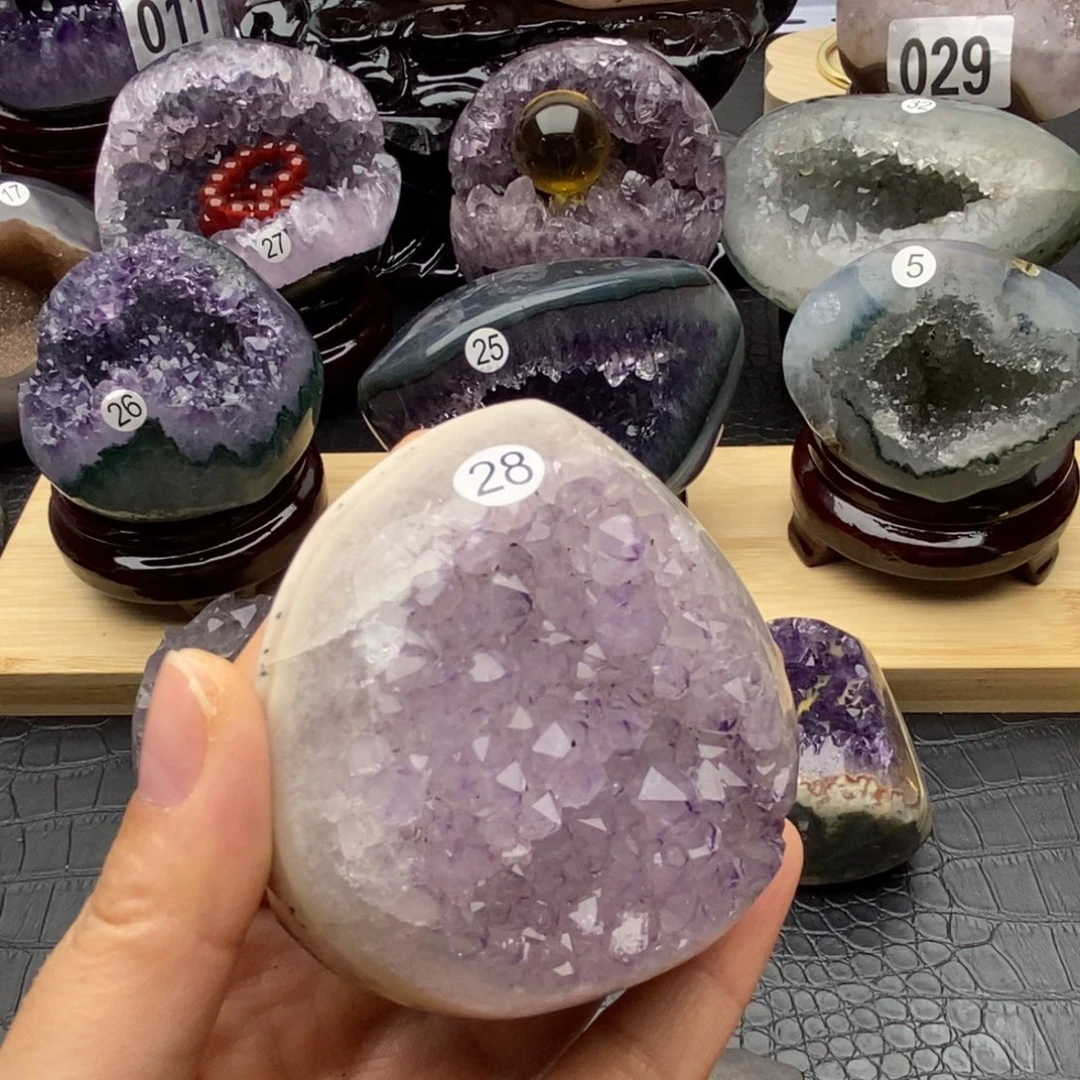 紫晶未镶嵌大型摆件（非配饰）