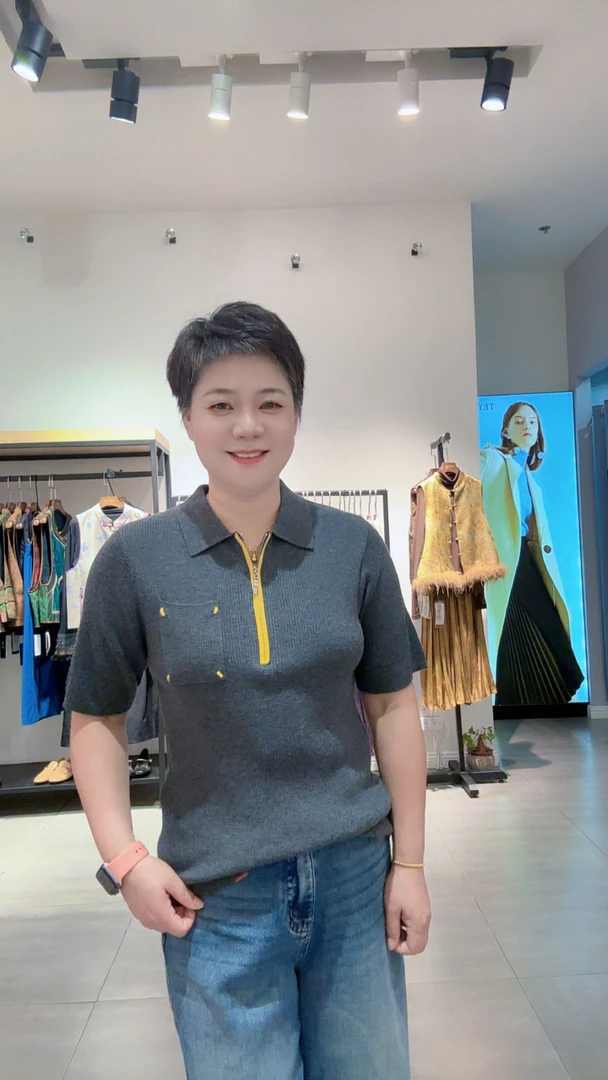 6欧洲站2025秋新时尚撞色拉链翻领短袖弹力修身羊毛针织衫