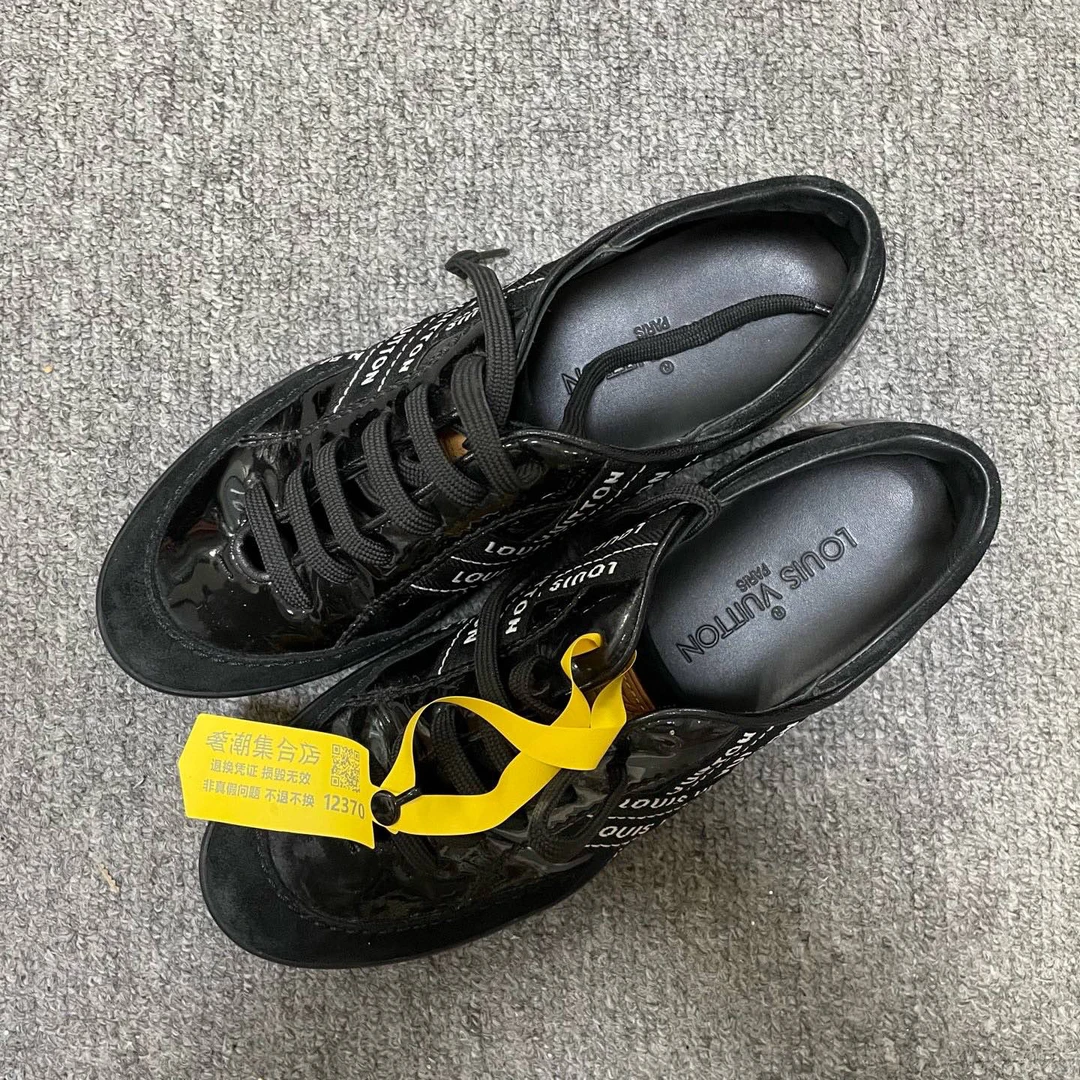 95新 LouisVuitton/路易威登 圆头系带低帮休闲鞋 36码/12370
