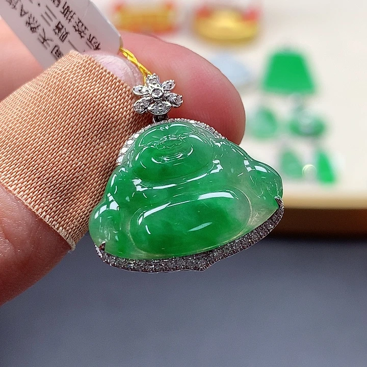 翡翠18K金镶嵌颈饰