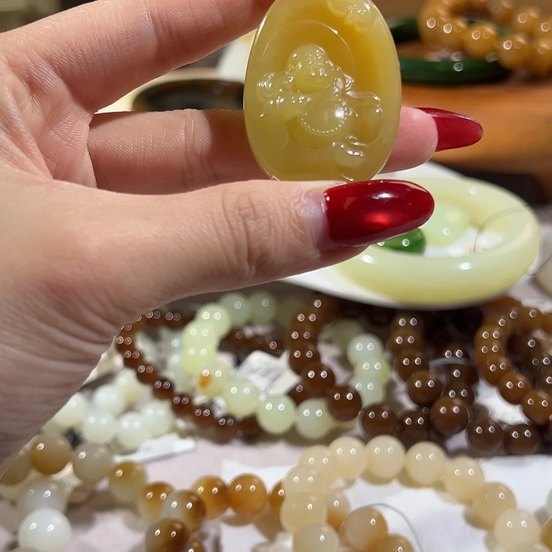 和田玉（糖玉）未镶嵌颈饰