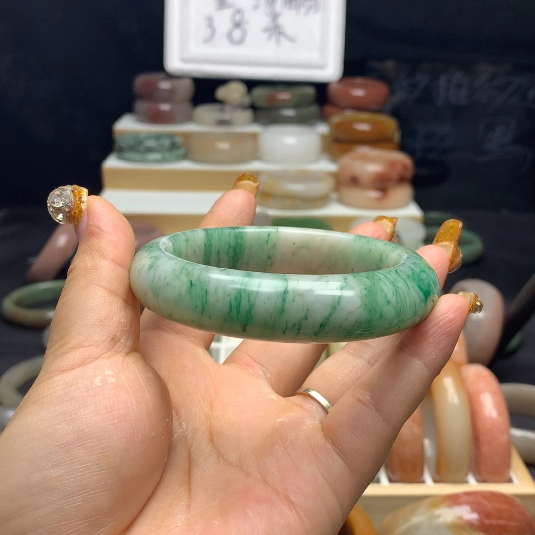 石英质玉手镯未镶嵌安*