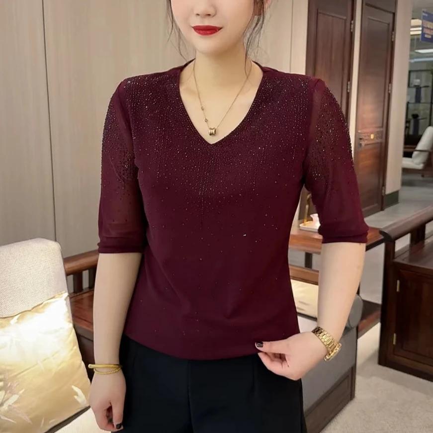 2025时尚烫钻网纱V领洋气修身打底衫夏季T恤