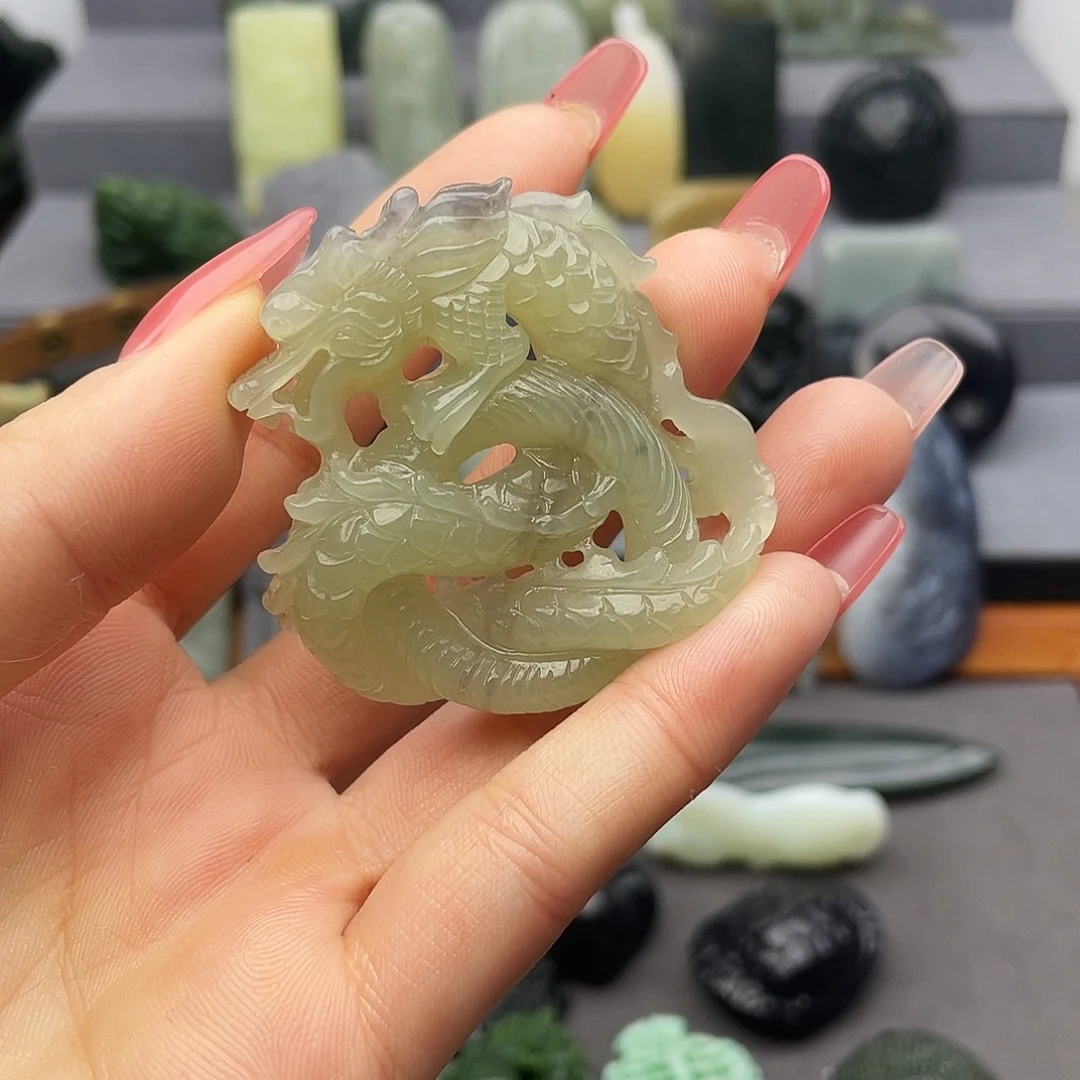 红***晨和田玉未镶嵌颈饰