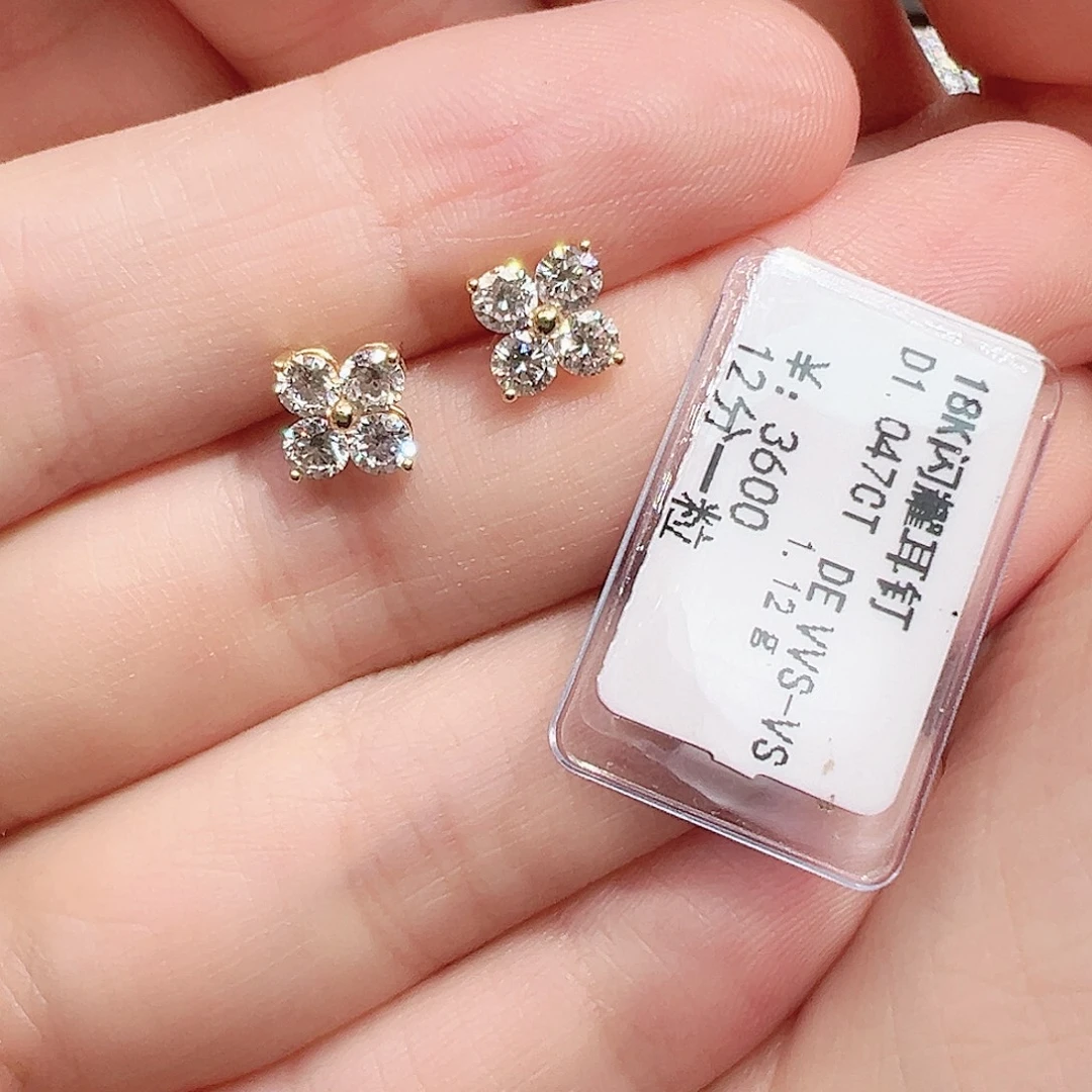 套链实验室培育钻石18K金镶嵌单颗12分，闪耀四叶草耳钉k黄