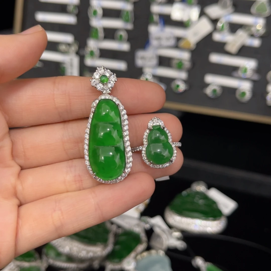 翡翠戒指银S925镶嵌何*瞳翡翠吊坠翡翠戒指