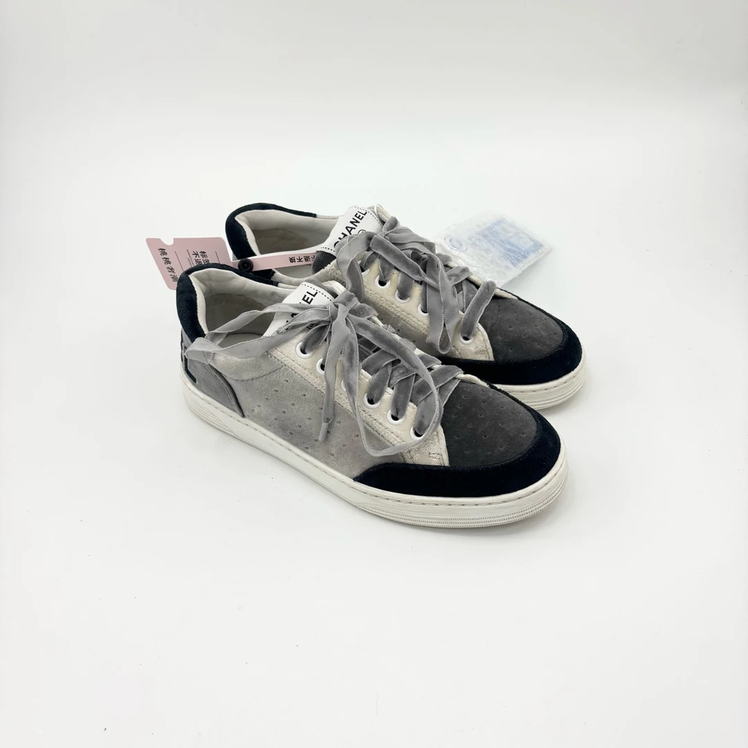 95新 Chanel/香奈儿 香奈儿/36码/丝绒小白板鞋/TT0548