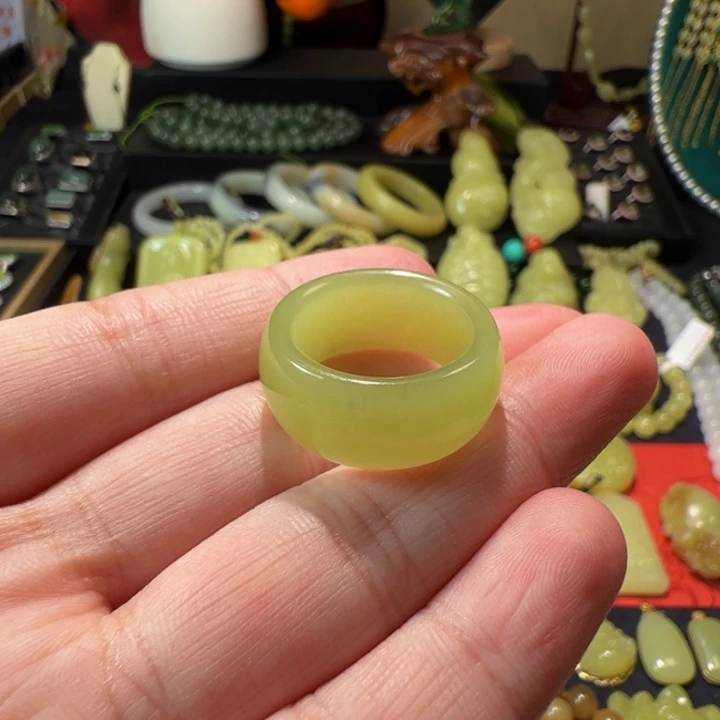 和田玉（黄玉）颈饰未镶嵌圈口17