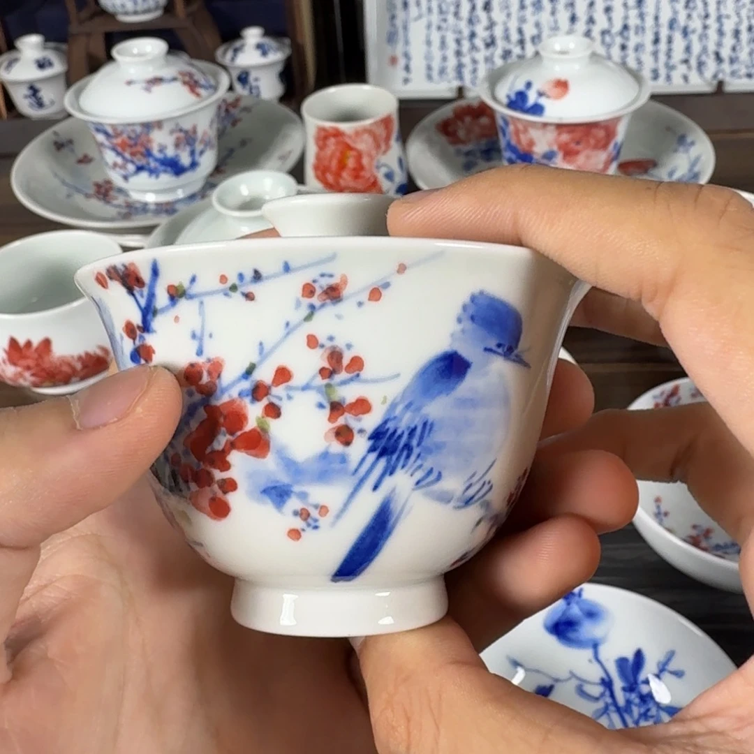 青花手绘梅花盖碗