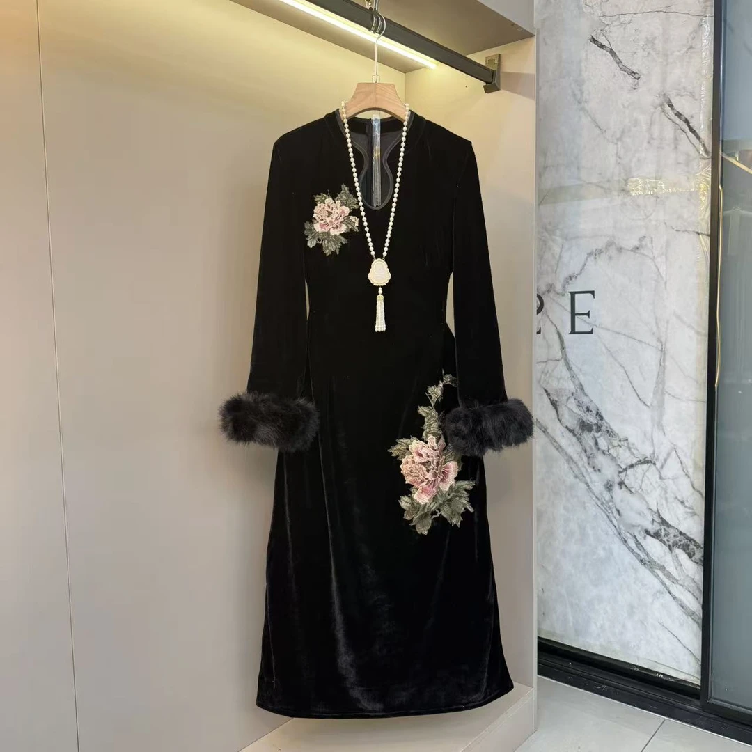 2025秋冬欧货洋气新中式气质收腰旗袍减龄显瘦胖mm玫瑰连衣裙8513