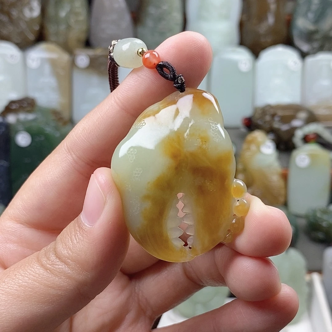 和田玉（糖玉）未镶嵌颈饰