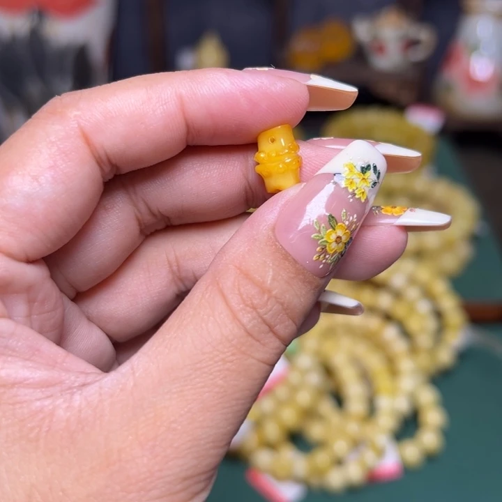 未镶嵌琥珀珠宝奇石