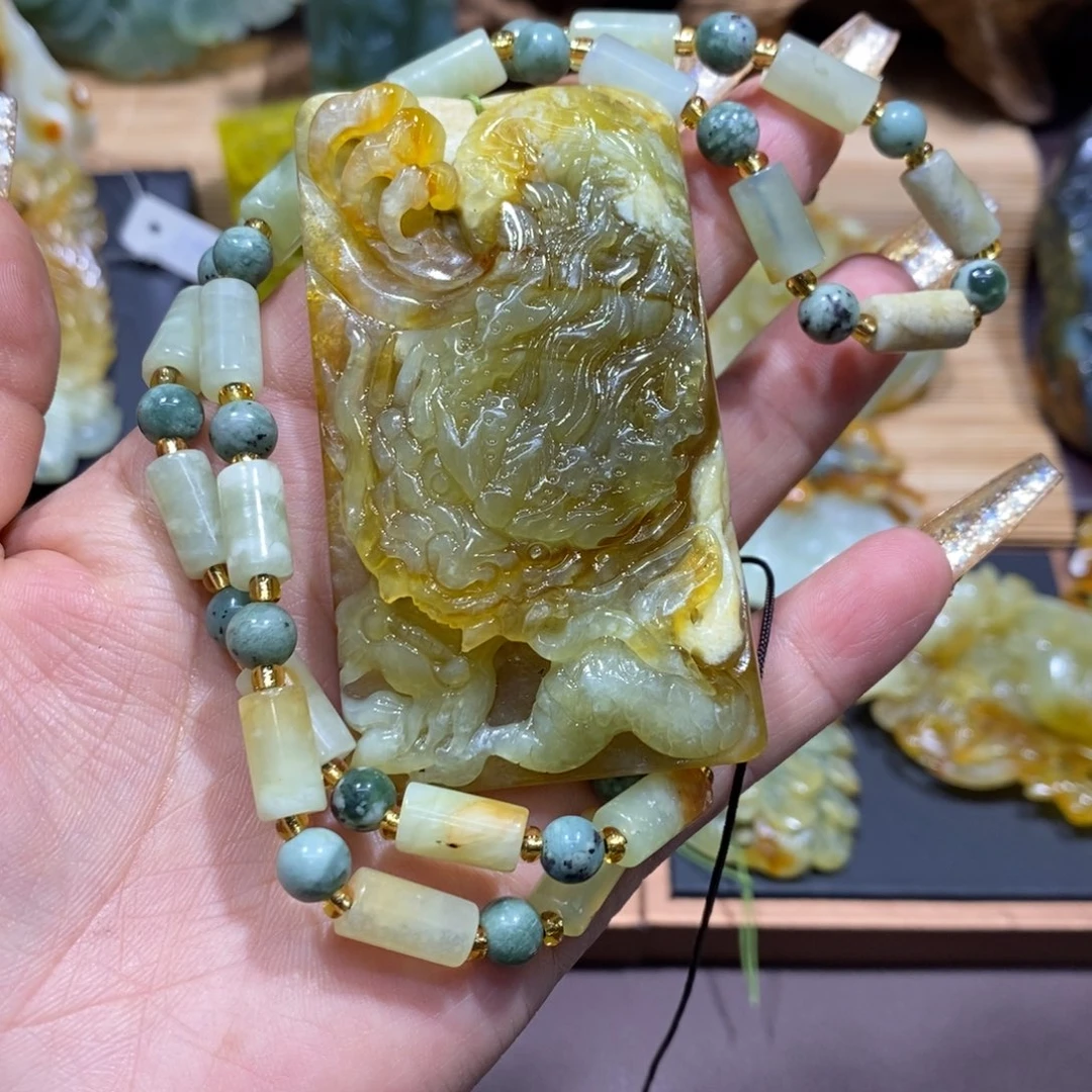 蛇纹石玉颈饰未镶嵌