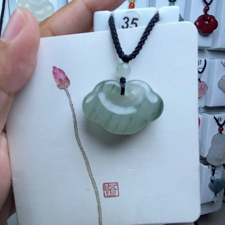 石英质玉未镶嵌颈饰