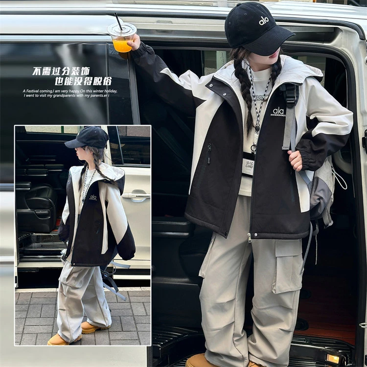 女童秋冬装冲锋衣2025新款洋气时髦女孩高级感加绒加厚防风外套潮